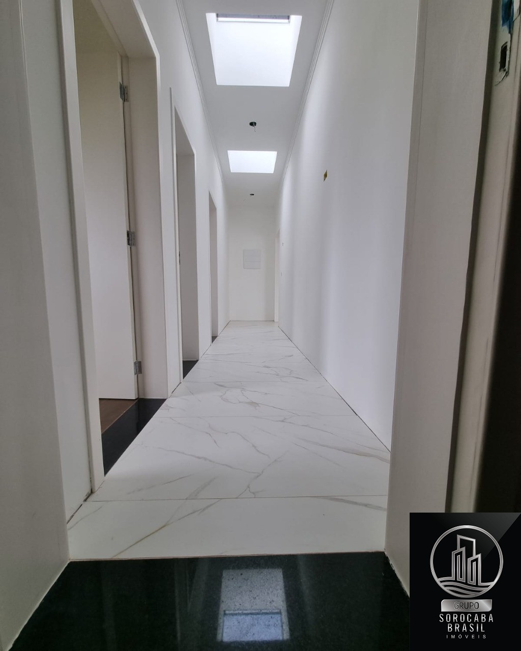Casa com 3 dormitórios à venda, 250 m² por R$ 1.290.000 - co