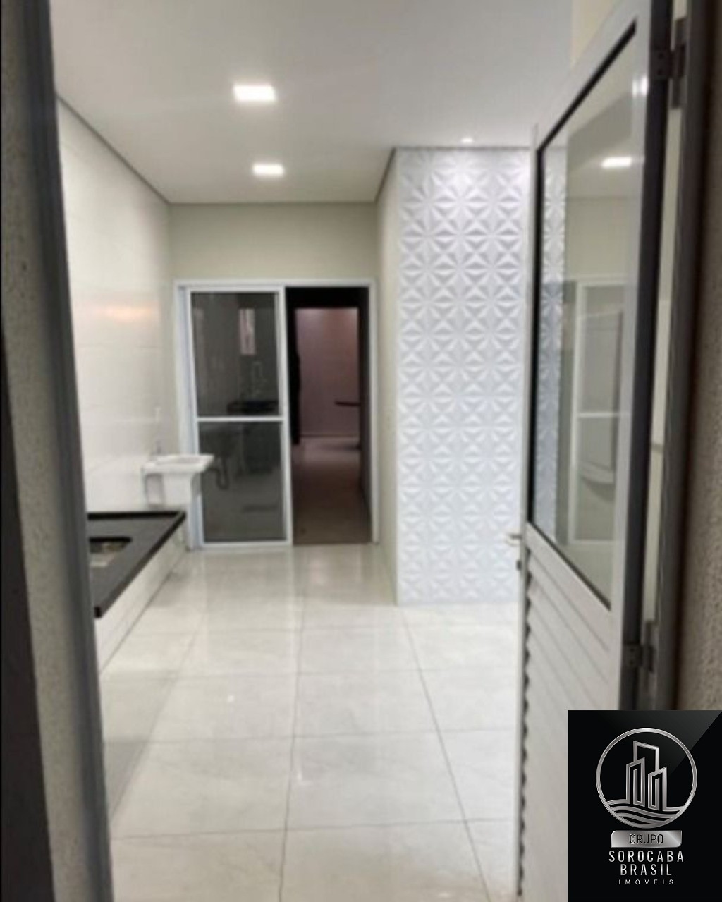 Casa com 2 dormitórios à venda, 74 m² por R$ 415.000 - jardi