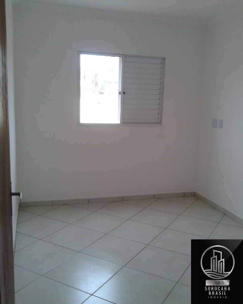 Apartamento com 2 dormitórios à venda, 57 m² por R$ 220.000 