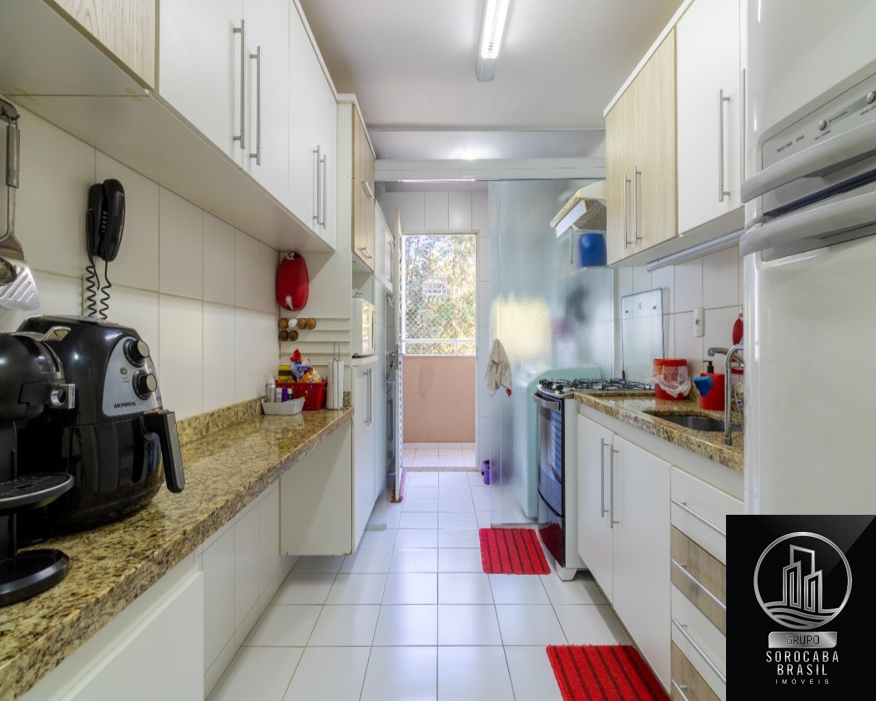 Apartamento com 2 dormitórios à venda, 64 m² por R$ 260.000 