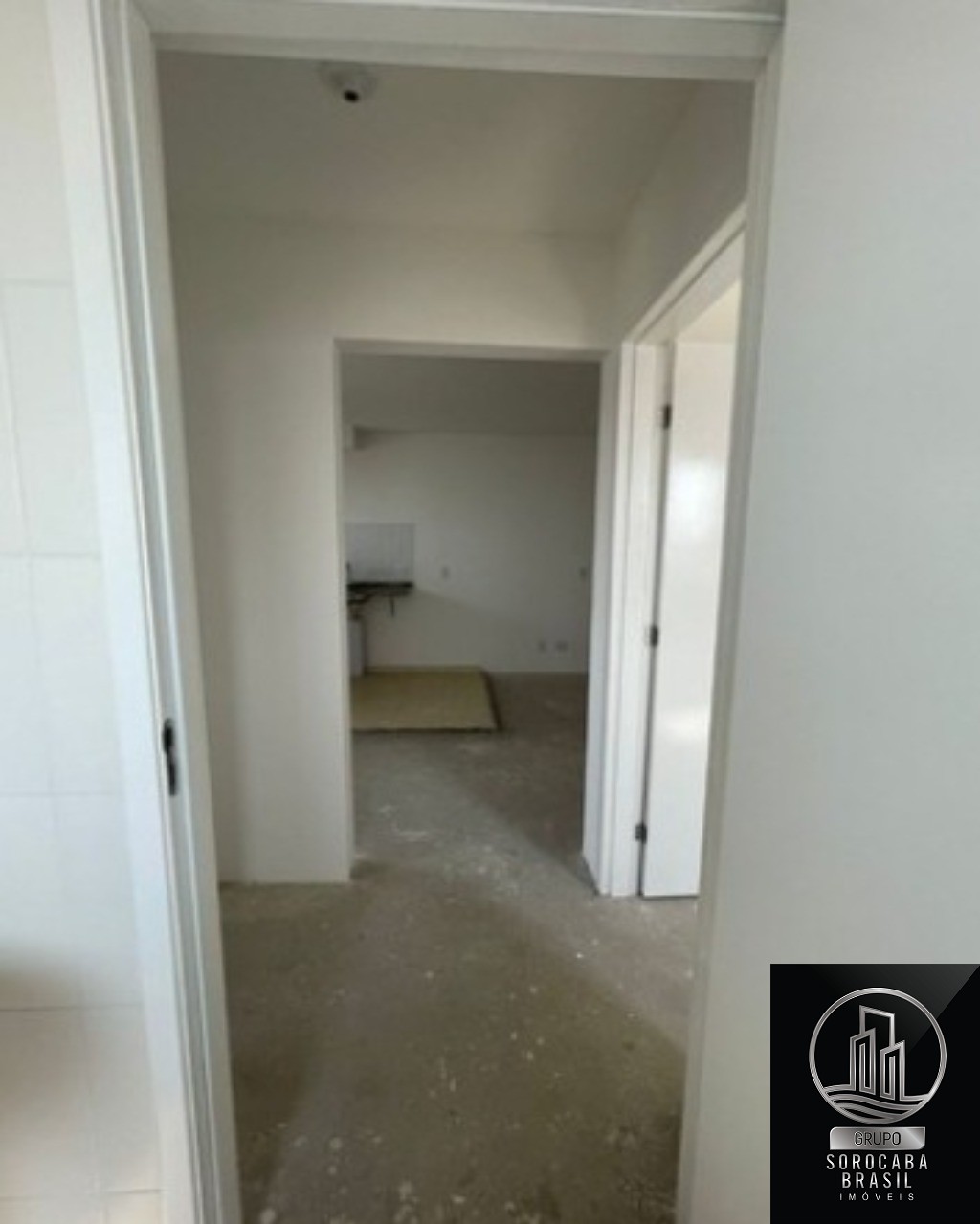 Apartamento com 2 dormitórios à venda, 53 m² por R$ 230.000 