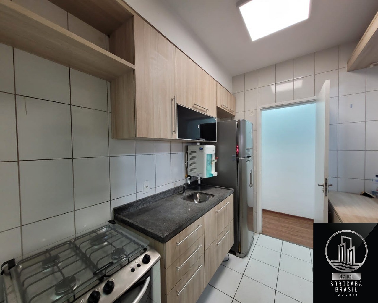 Apartamento com 3 dormitórios à venda, 79 m² por R$ 450.000 