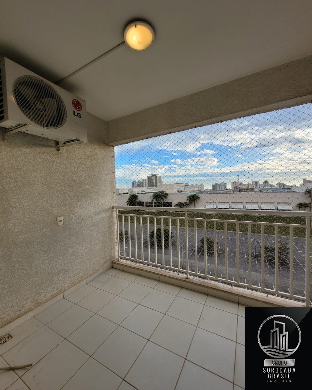 Apartamento com 3 dormitórios à venda, 79 m² por R$ 450.000 