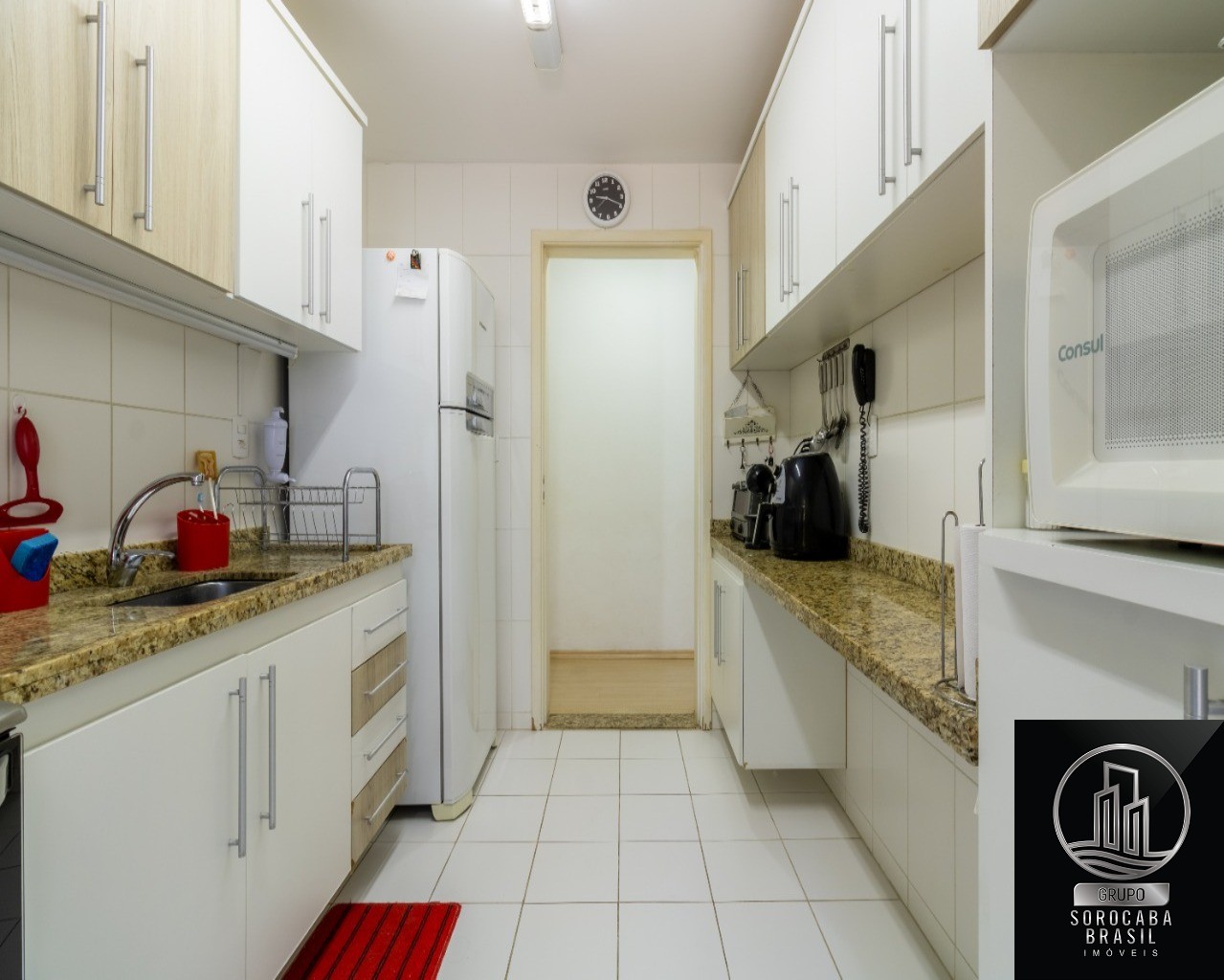 Apartamento com 2 dormitórios à venda, 64 m² por R$ 260.000 
