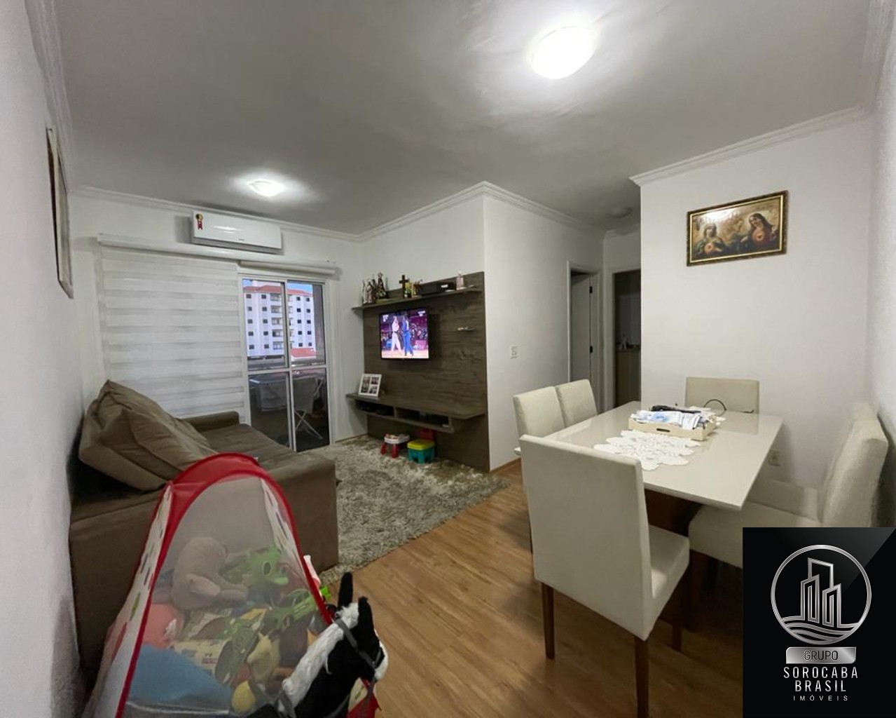 Apartamento com 2 dormitórios à venda, 64 m² por R$ 260.000 