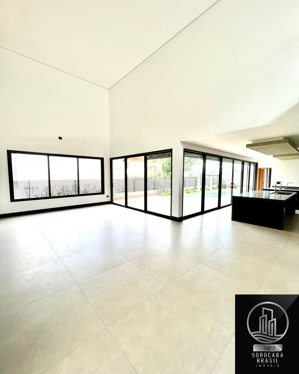 Sobrado com 4 dormitórios à venda, 380 m² por R$ 2.990.000 -