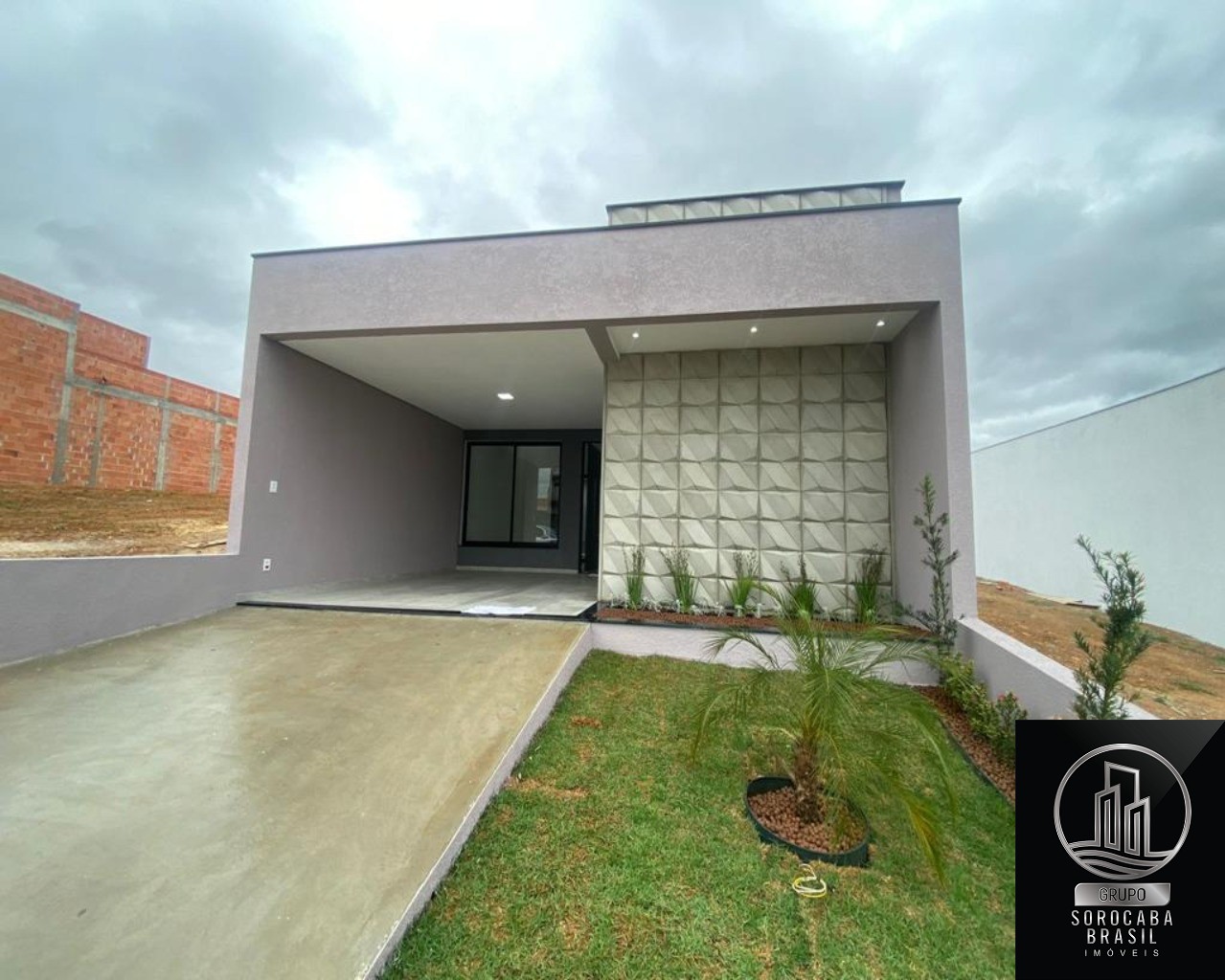Casa com 3 dormitórios à venda, 110 m² por R$ 610.000 - resi