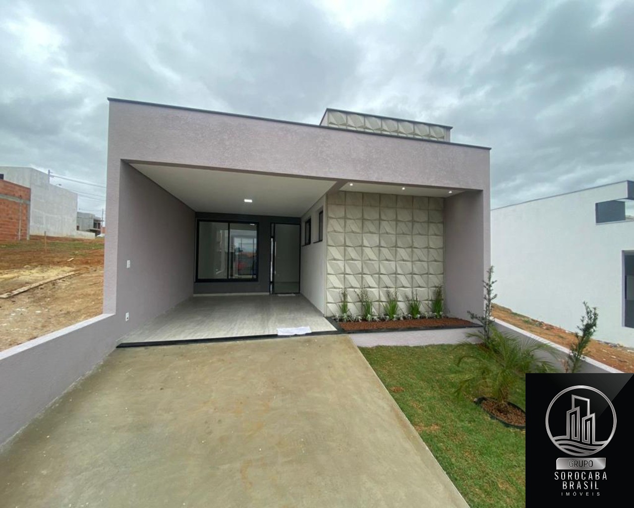 Casa com 3 dormitórios à venda, 110 m² por R$ 610.000 - resi