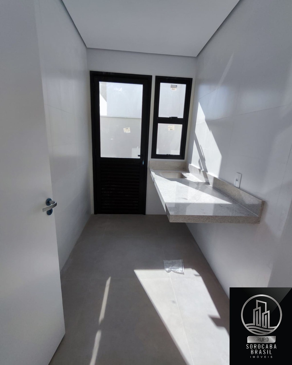 Casa com 3 dormitórios à venda, 200 m² por R$ 1.590.000 - gr