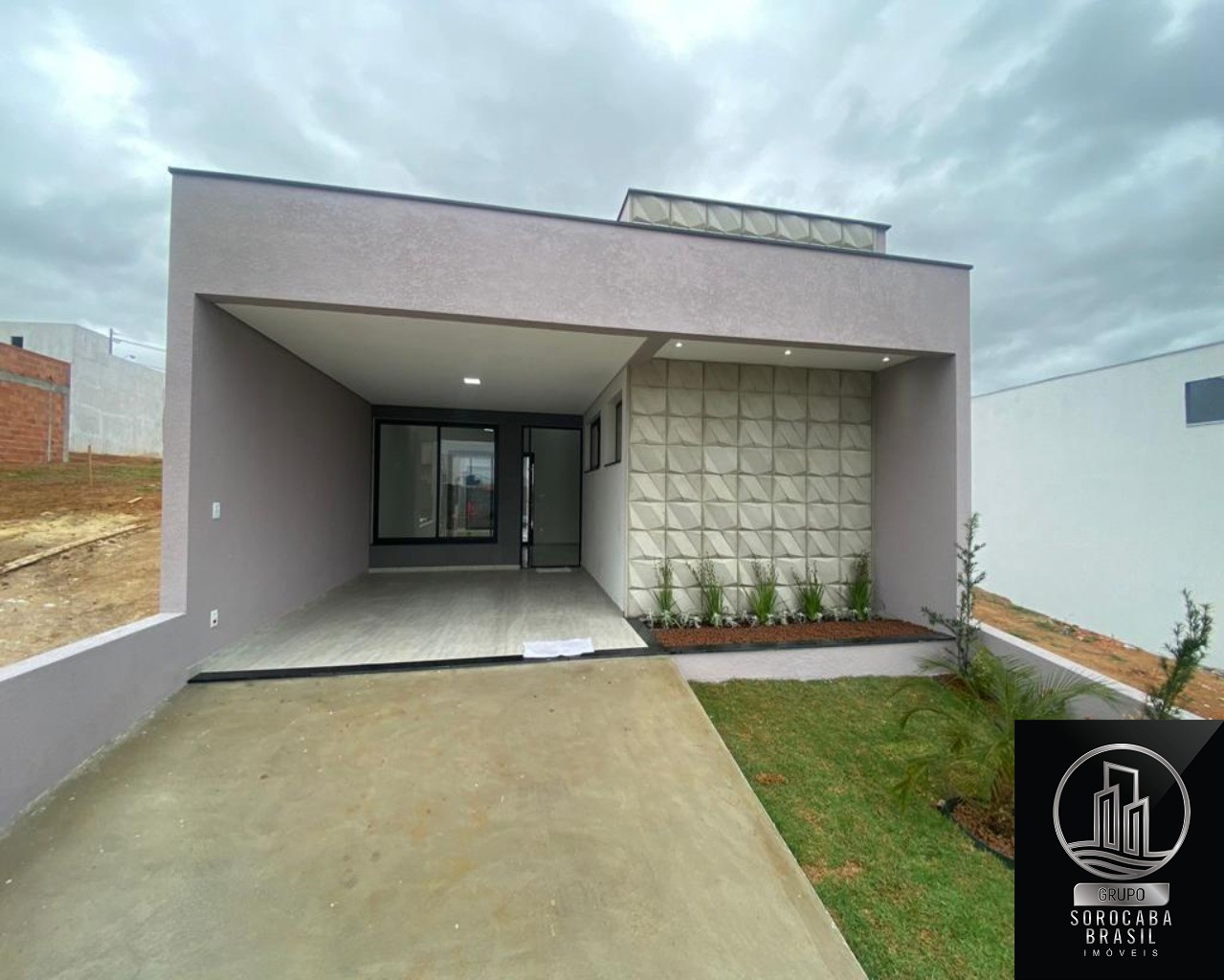 Casa com 3 dormitórios à venda, 110 m² por R$ 610.000 - resi