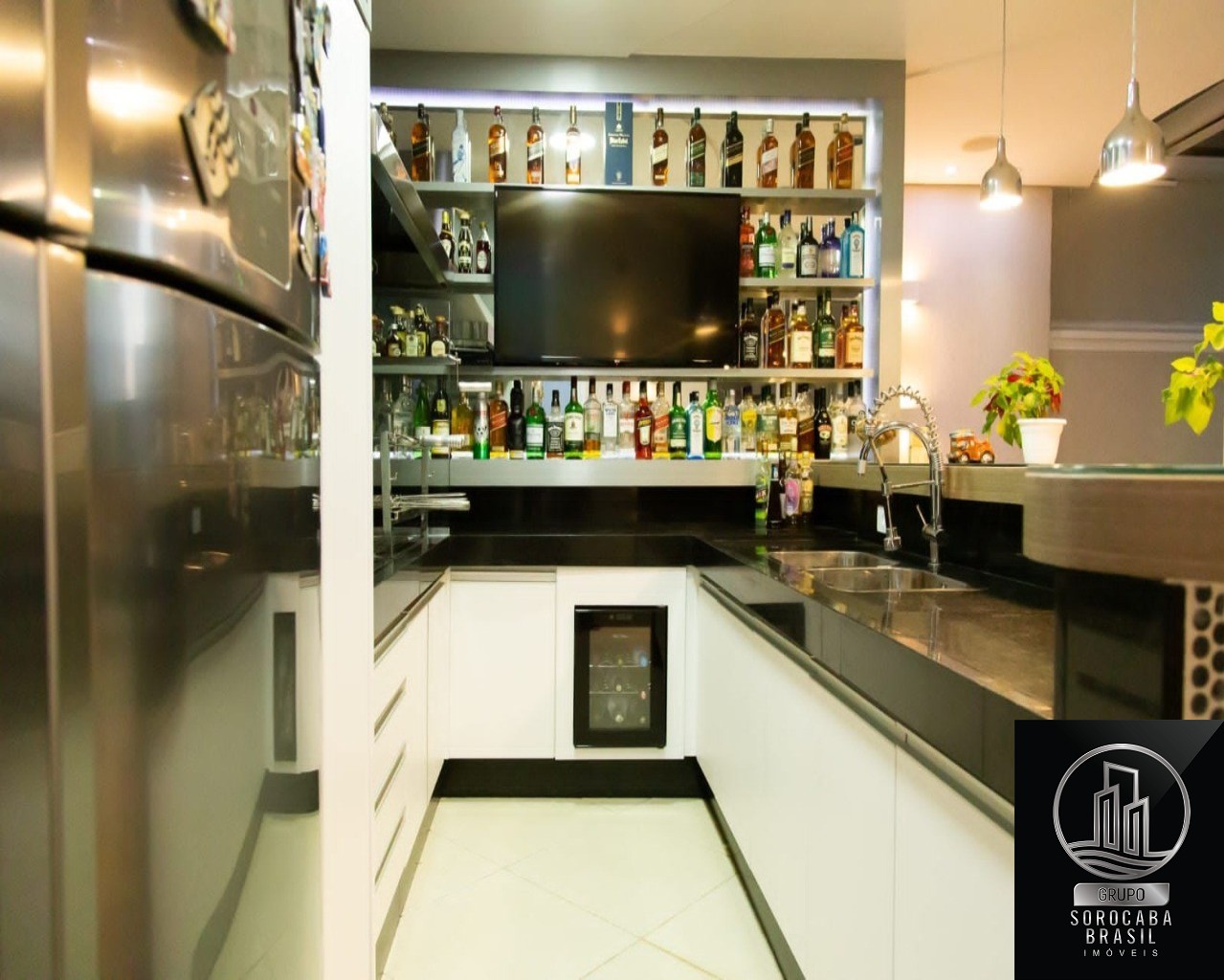 Sobrado com 3 dormitórios à venda, 365 m² por R$ 2.300.000 -