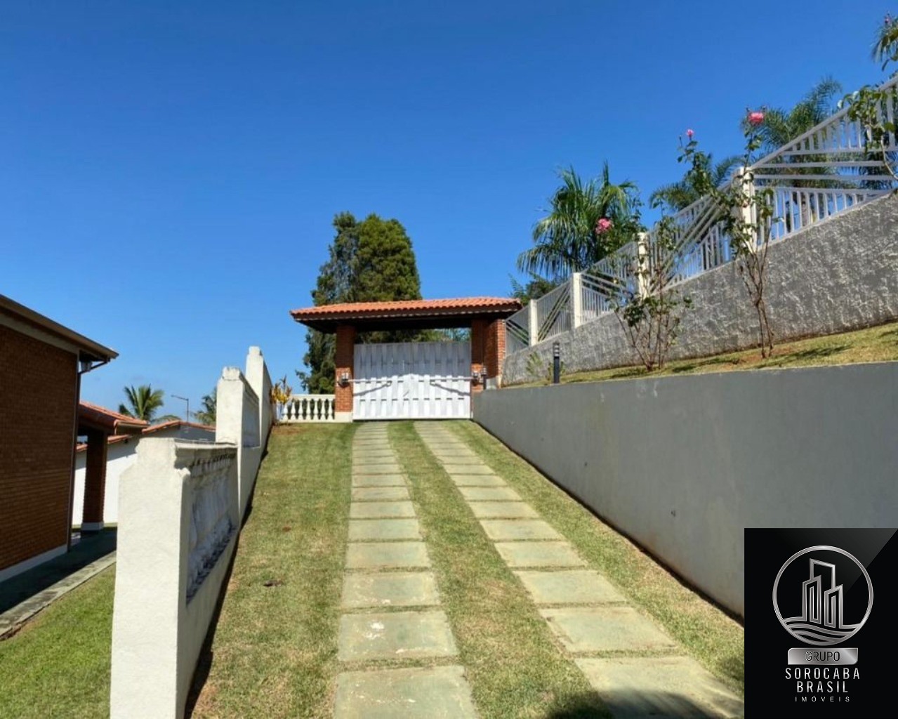 Casa com 4 dormitórios à venda, 376 m² por R$ 1.900.000 - va