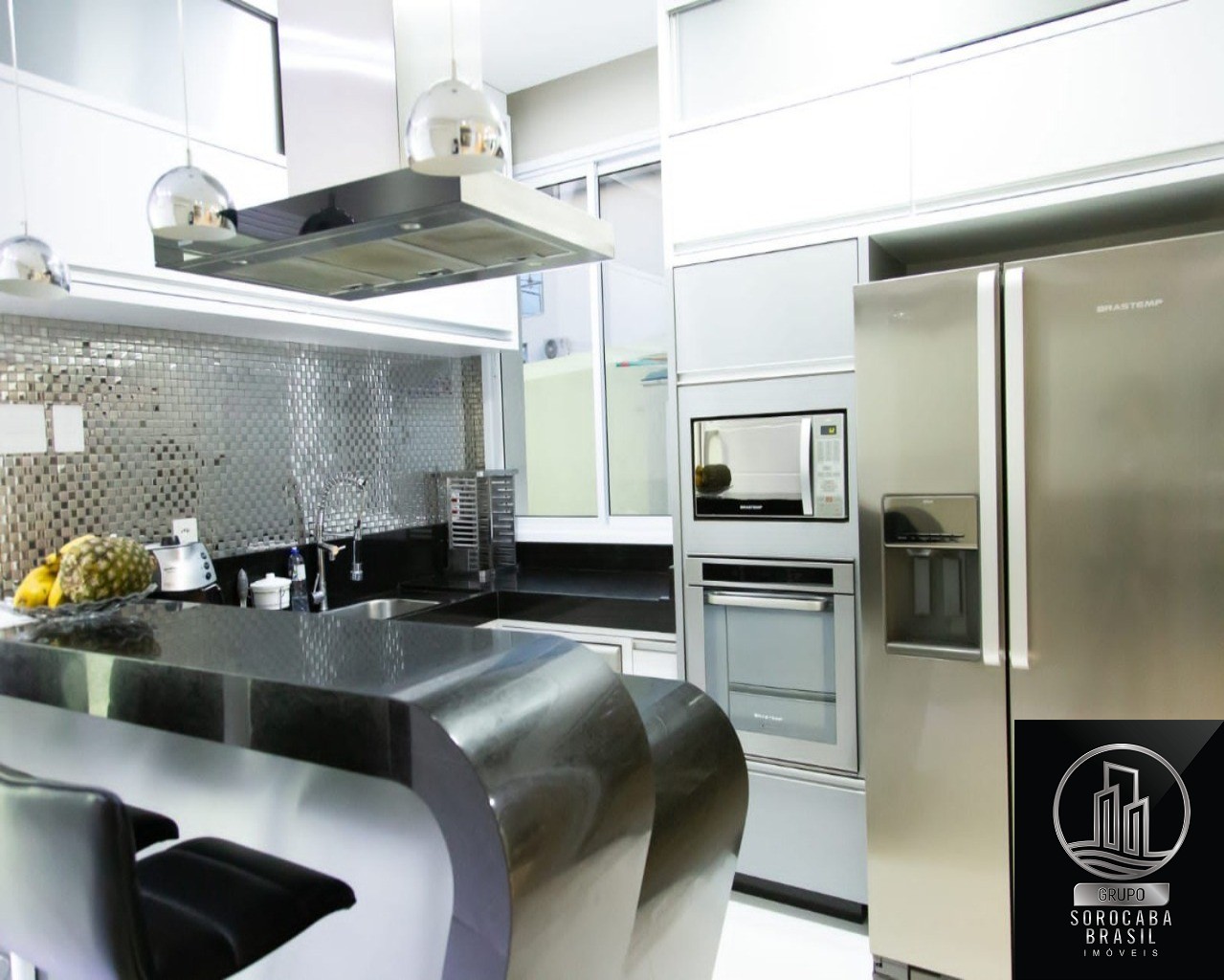 Sobrado com 3 dormitórios à venda, 365 m² por R$ 2.300.000 -