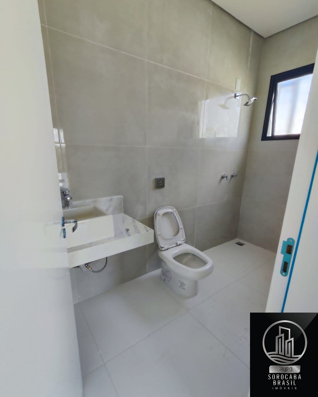 Casa com 3 dormitórios à venda, 232 m² por R$ 1.790.000 - gr