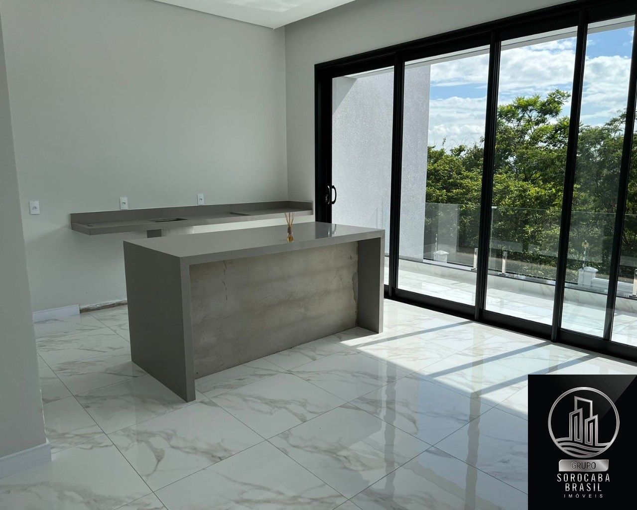 Sobrado com 3 dormitórios à venda, 300 m² por R$ 2.500.000 -