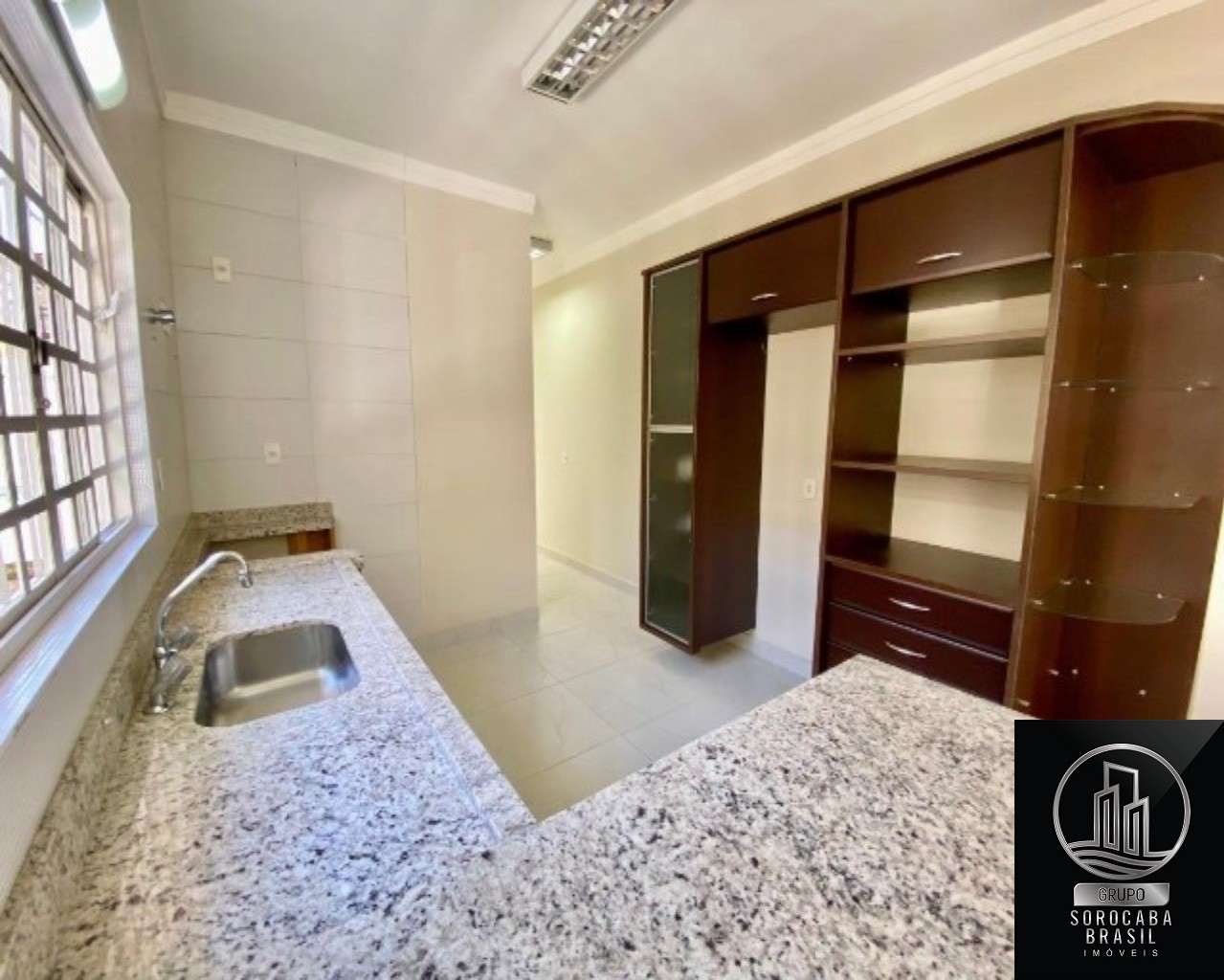 Casa com 3 dormitórios à venda, 280 m² por R$ 1.250.000 - ja