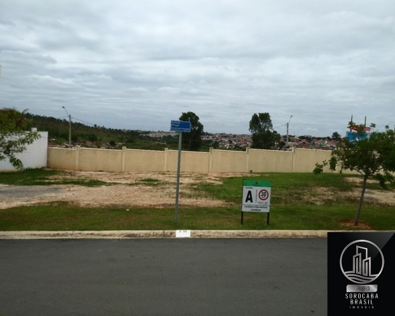 Terreno à venda, 300 m² por R$ 300.000 - condomínio villagio
