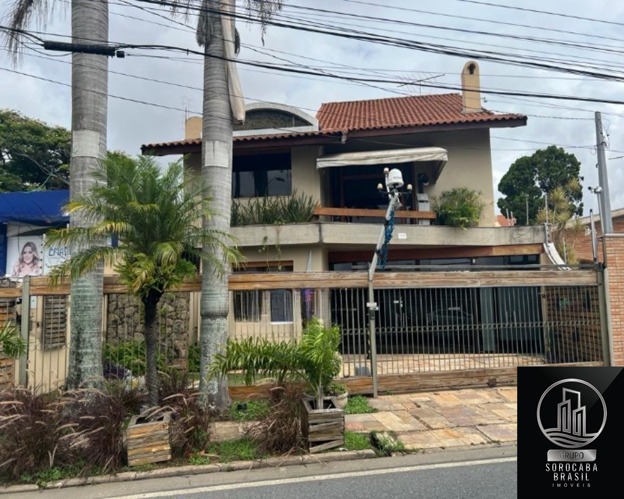Sobrado com 5 dormitórios à venda, 390 m² por R$ 2.100.000 -