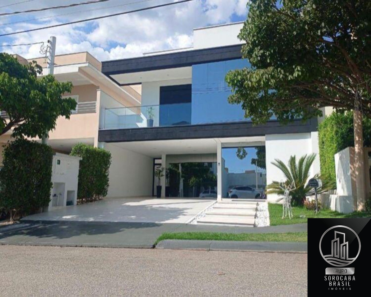 Sobrado com 3 dormitórios à venda, 285 m² por R$ 1.640.000 -