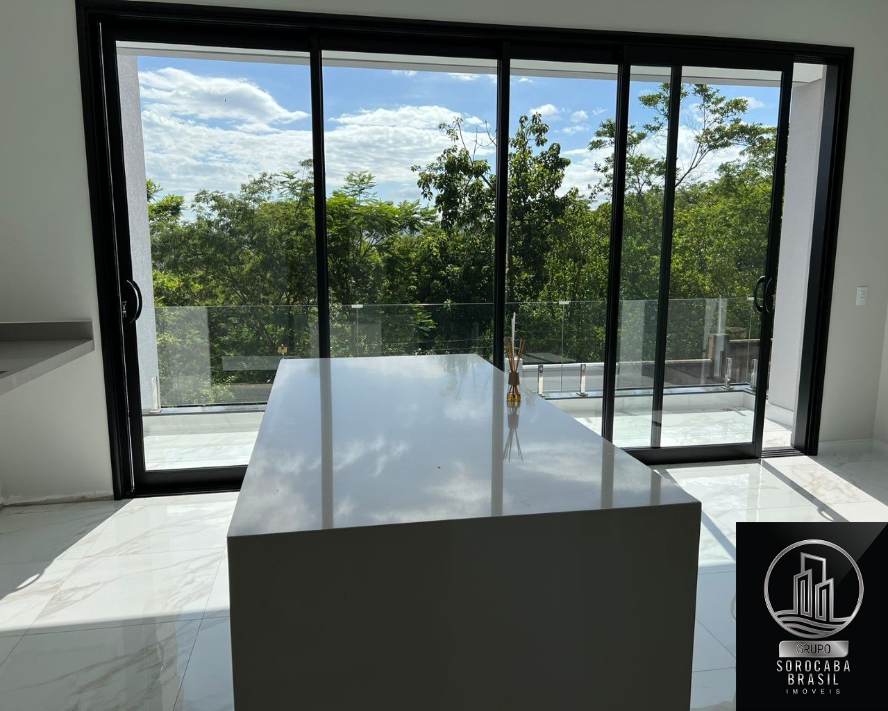 Sobrado com 3 dormitórios à venda, 300 m² por R$ 2.500.000 -