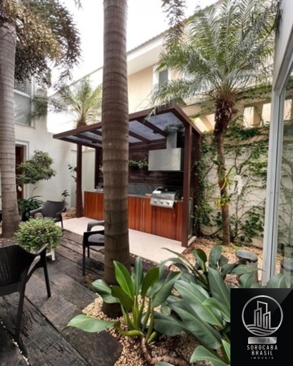 Sobrado com 3 dormitórios à venda, 300 m² por R$ 1.990.000 -