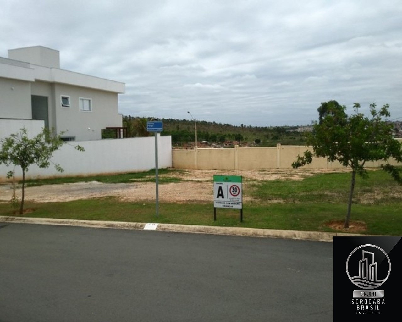 Terreno à venda, 300 m² por R$ 300.000 - condomínio villagio