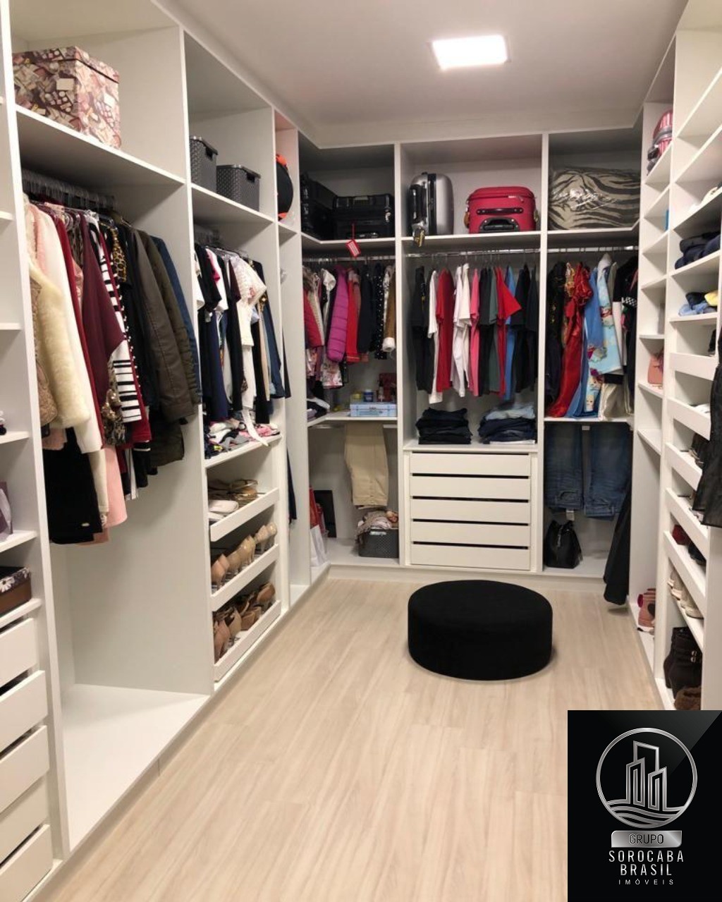 Sobrado com 3 dormitórios à venda, 285 m² por R$ 1.640.000 -