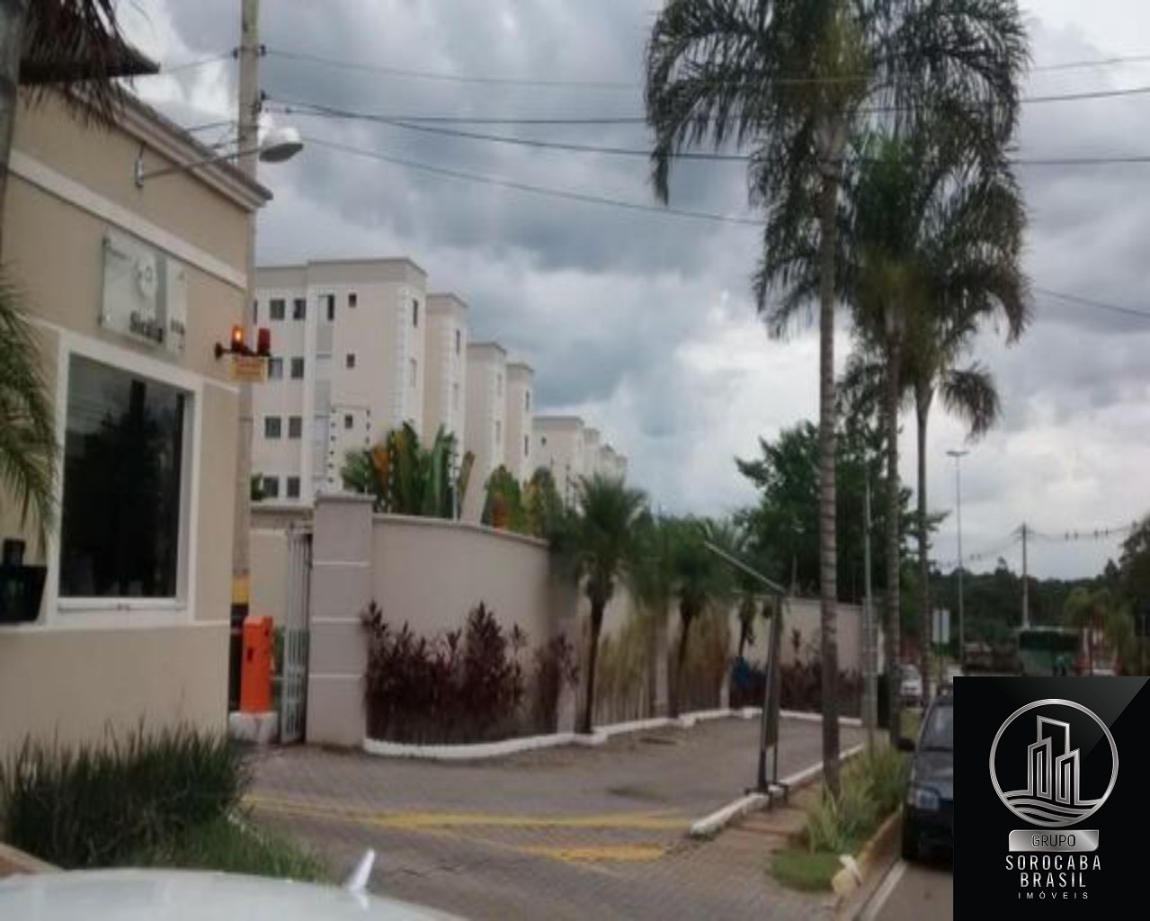 Apartamento com 2 dormitórios à venda, 47 m² por R$ 185.000 