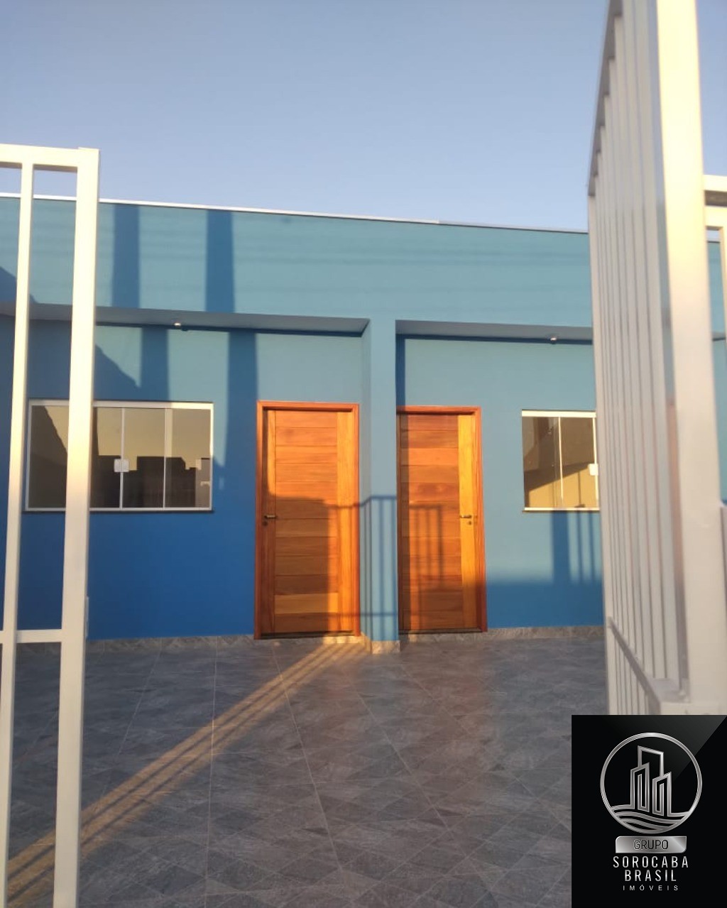 Casa com 2 dormitórios à venda, 54 m² por R$ 195.000 - jd re