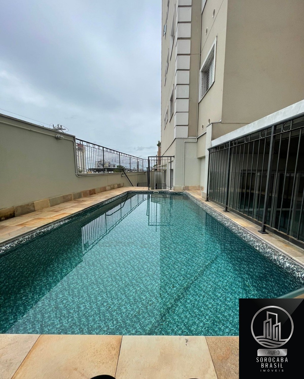 Apartamento com 2 dormitórios à venda, 65 m² por R$ 500.000 