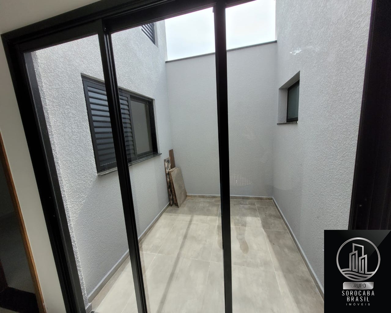 Casa com 3 dormitórios à venda, 103 m² por R$ 540.000 - lote