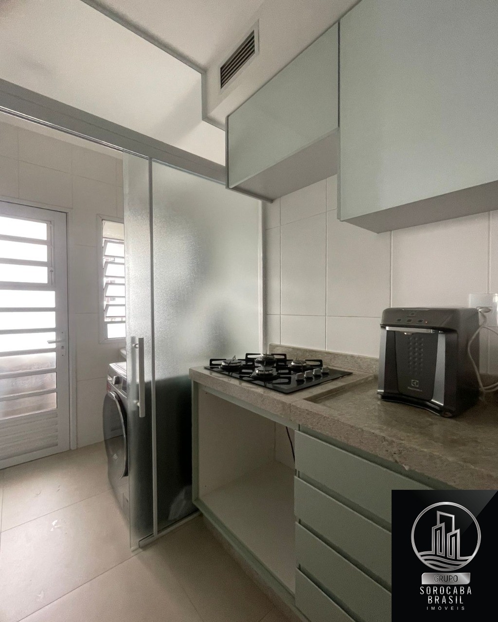Apartamento com 2 dormitórios à venda, 73 m² por R$ 750.000 