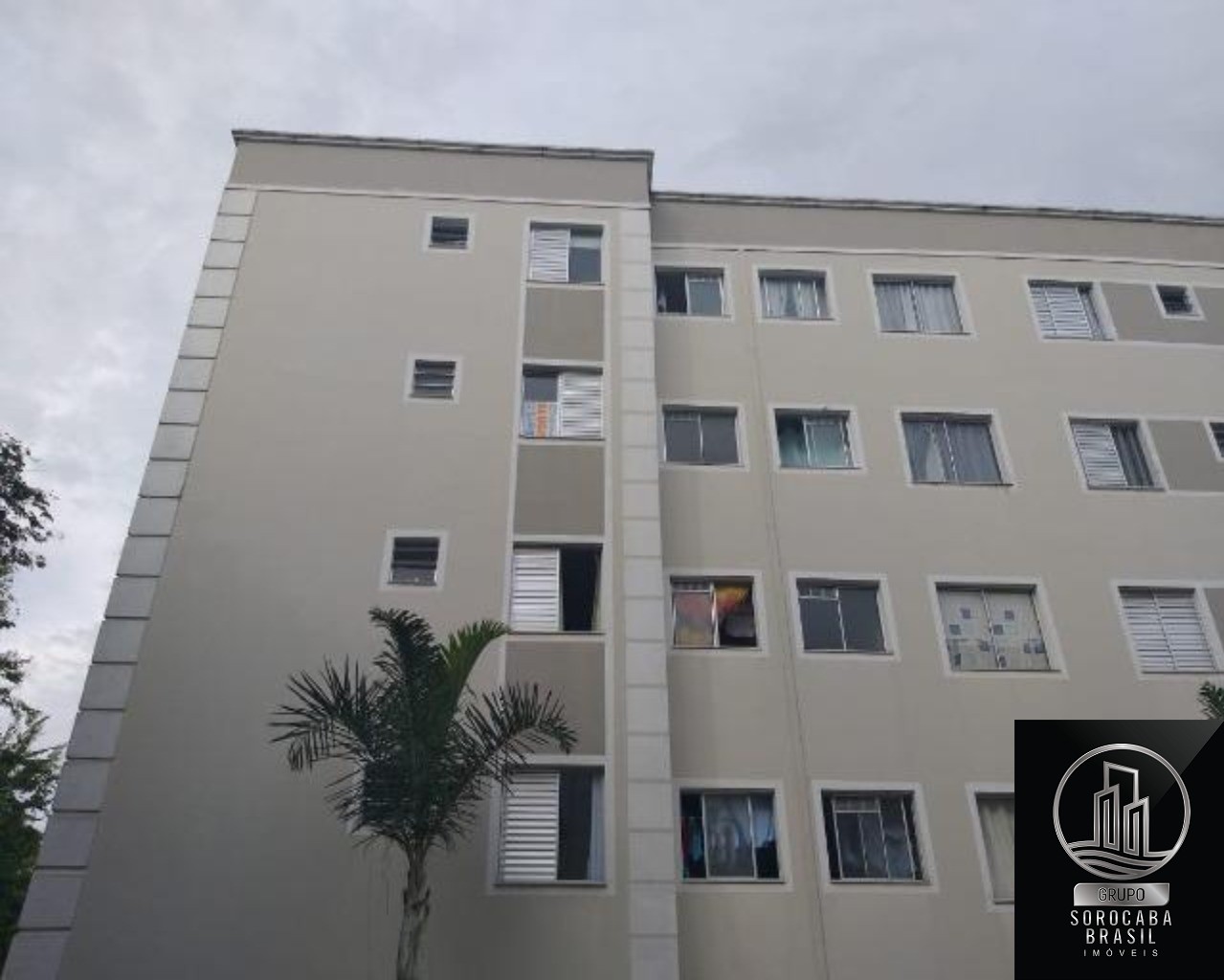 Apartamento com 2 dormitórios à venda, 47 m² por R$ 185.000 