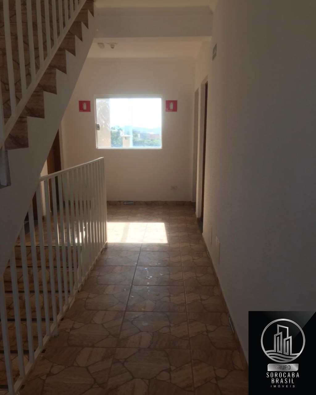 Apartamento com 2 dormitórios à venda, 50 m² por R$ 160.000 