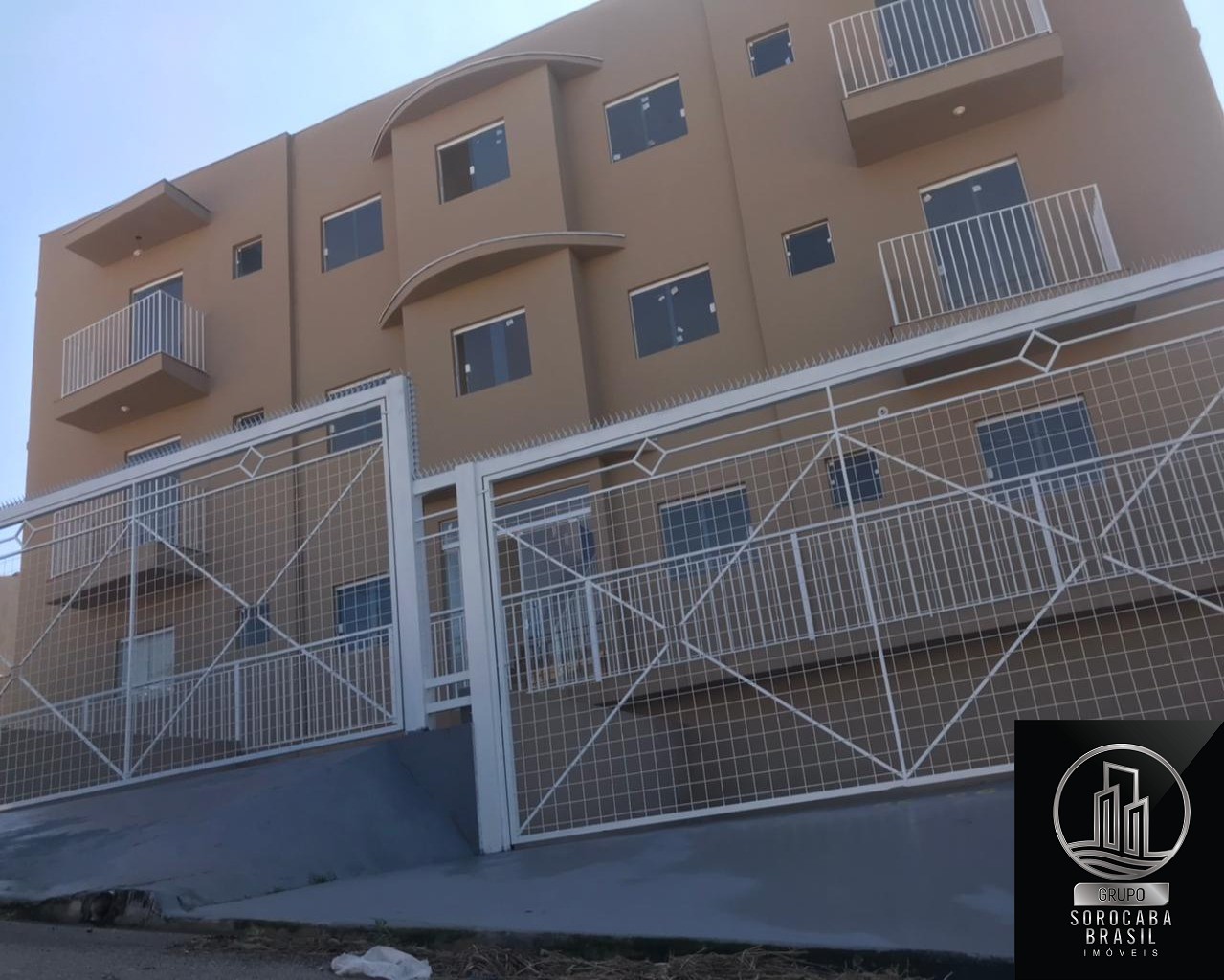 Apartamento com 2 dormitórios à venda, 50 m² por R$ 160.000 