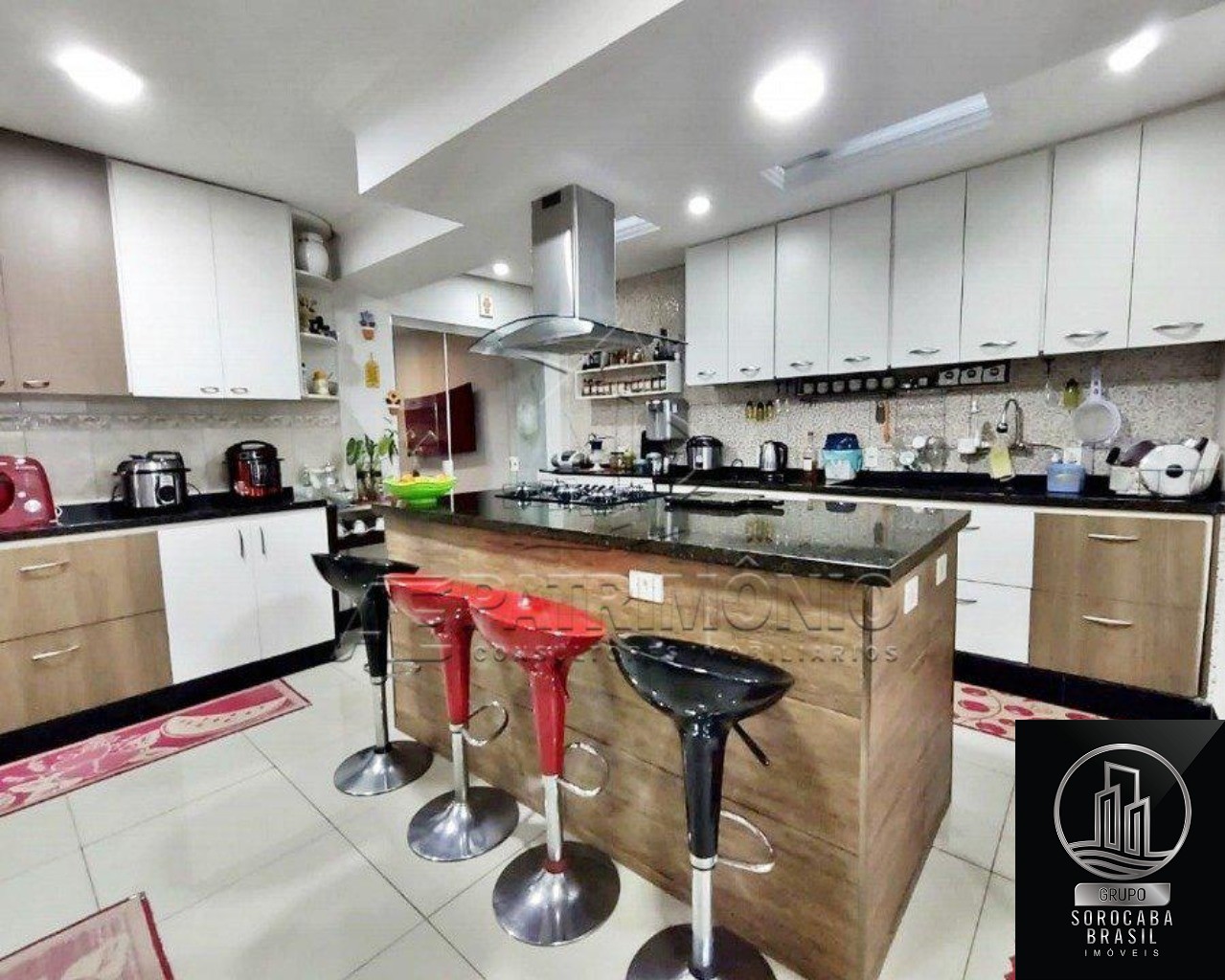 Casa com 4 dormitórios à venda, 335 m² por R$ 1.250.000 - ja