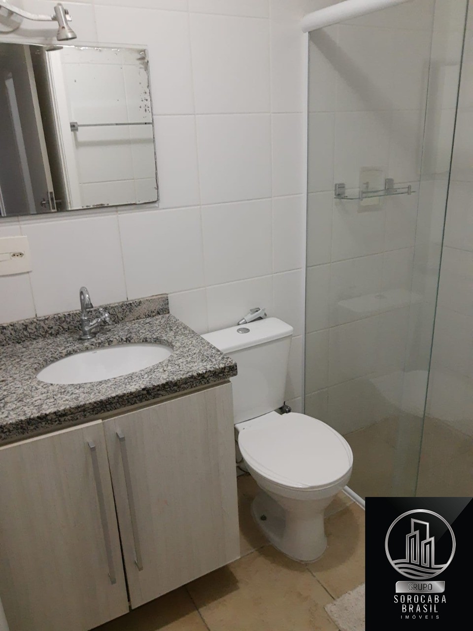 Apartamento com 2 dormitórios à venda, 64 m² por R$ 270.000 