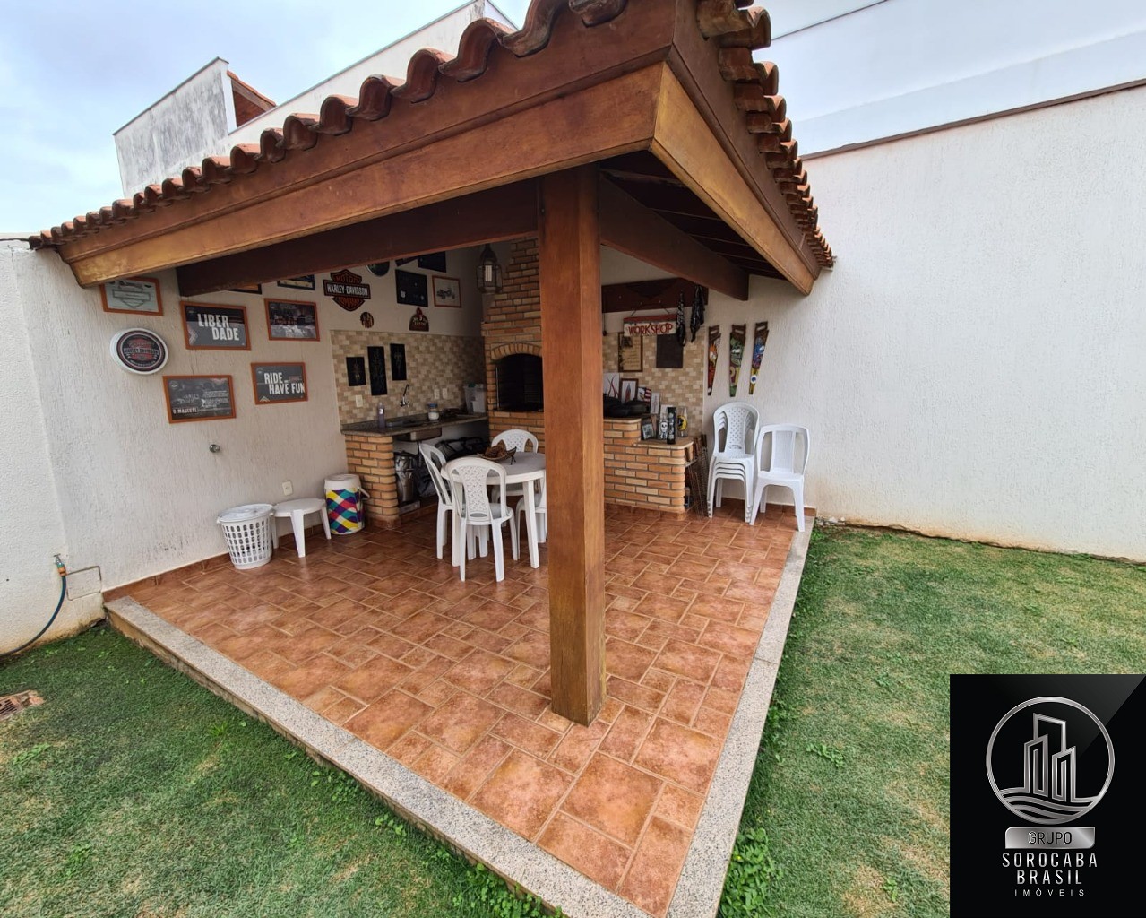 Sobrado com 4 dormitórios à venda, 324 m² por R$ 1.620.000 -