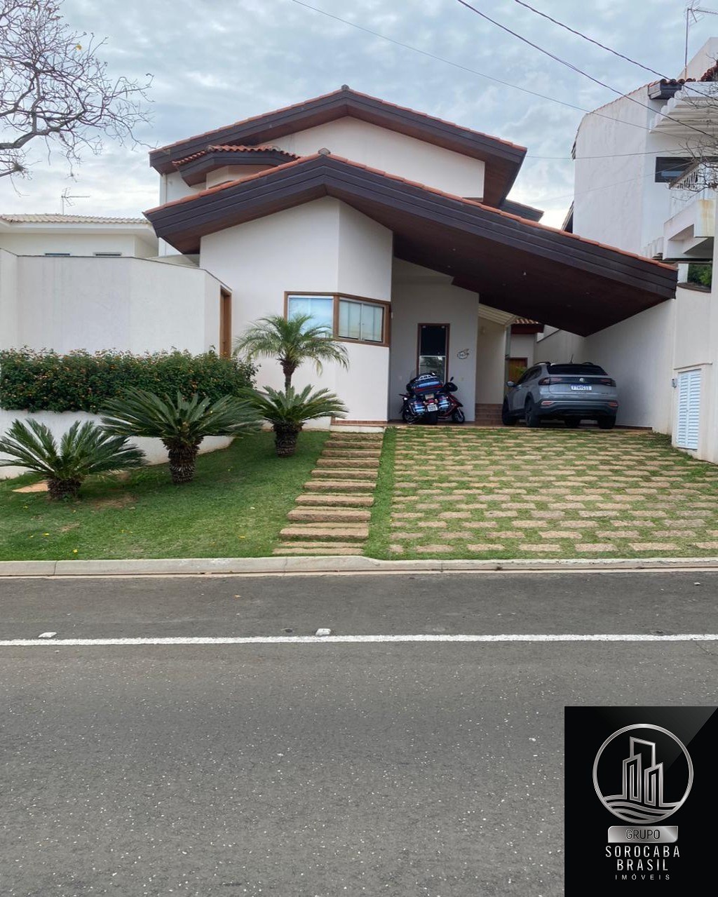 Sobrado com 4 dormitórios à venda, 324 m² por R$ 1.620.000 -
