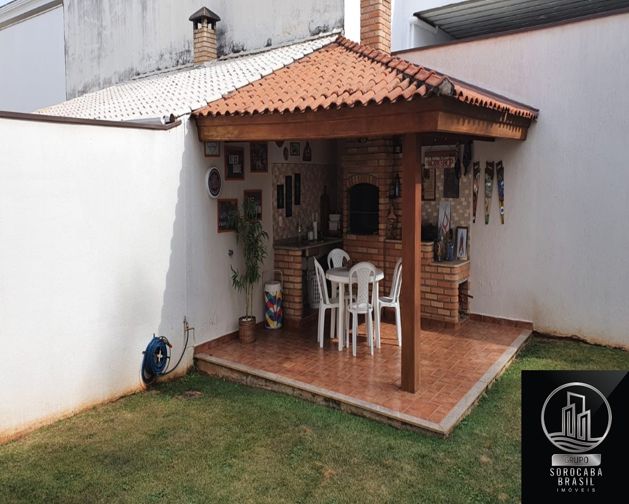 Sobrado com 4 dormitórios à venda, 324 m² por R$ 1.620.000 -