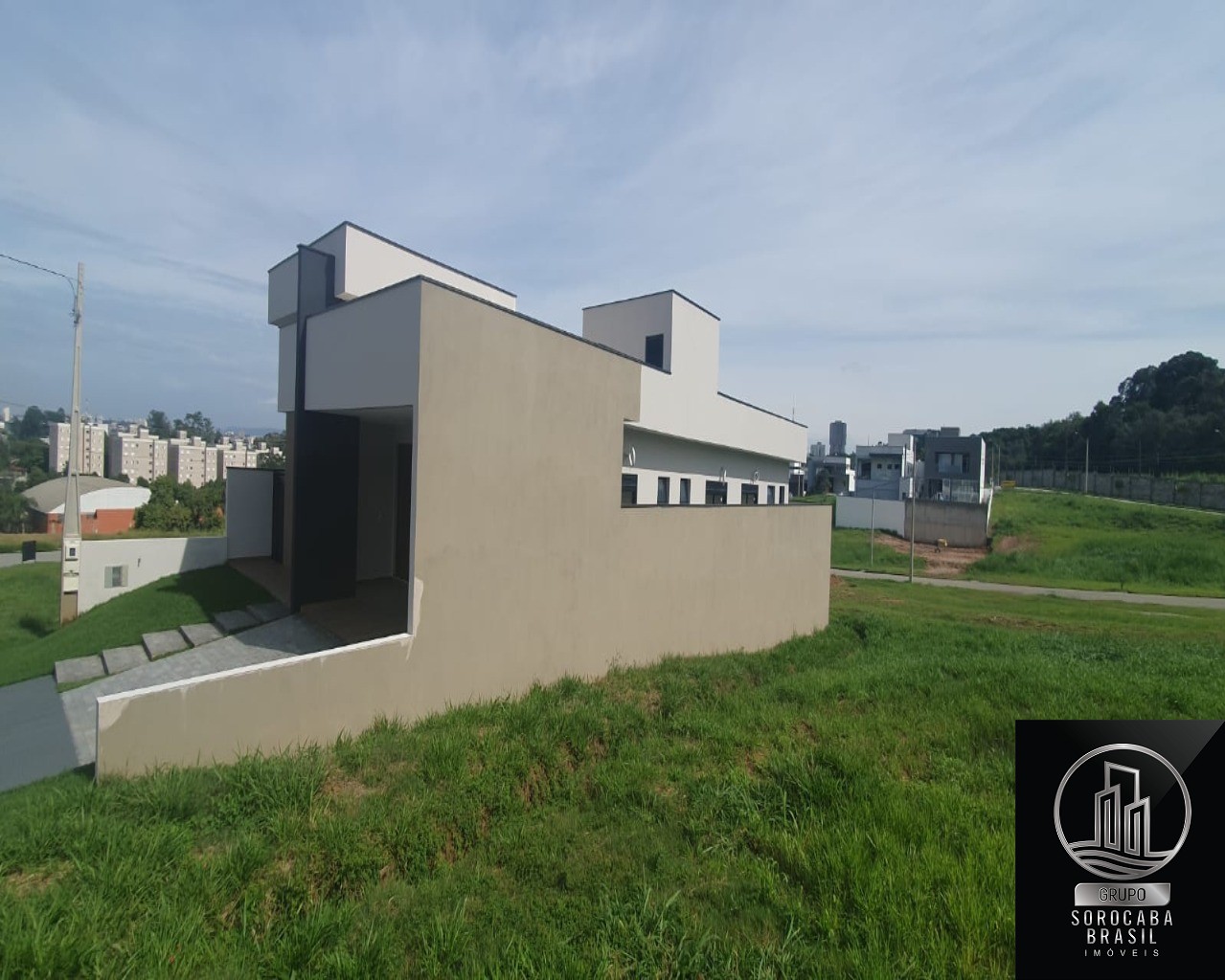 Casa com 3 dormitórios à venda, 214 m² por R$ 1.300.000 - co