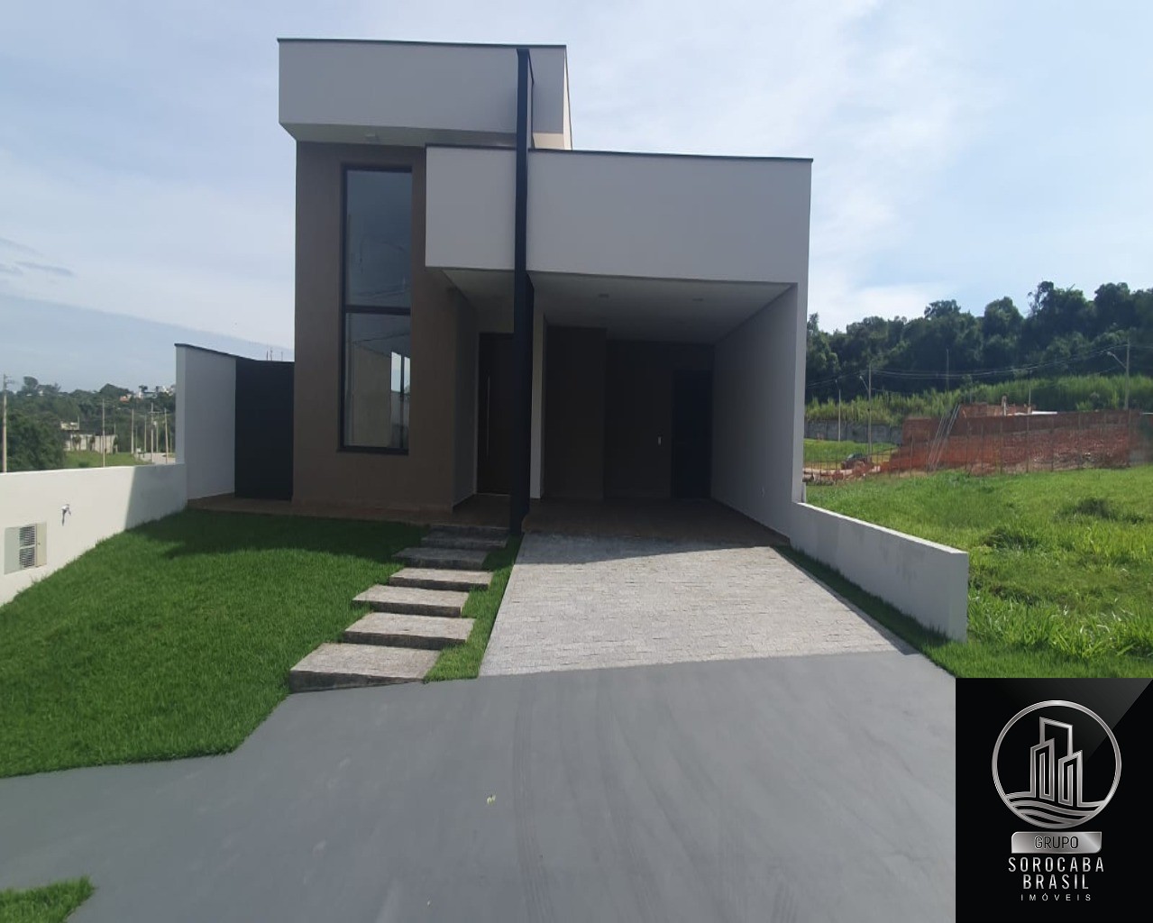 Casa com 3 dormitórios à venda, 214 m² por R$ 1.300.000 - co