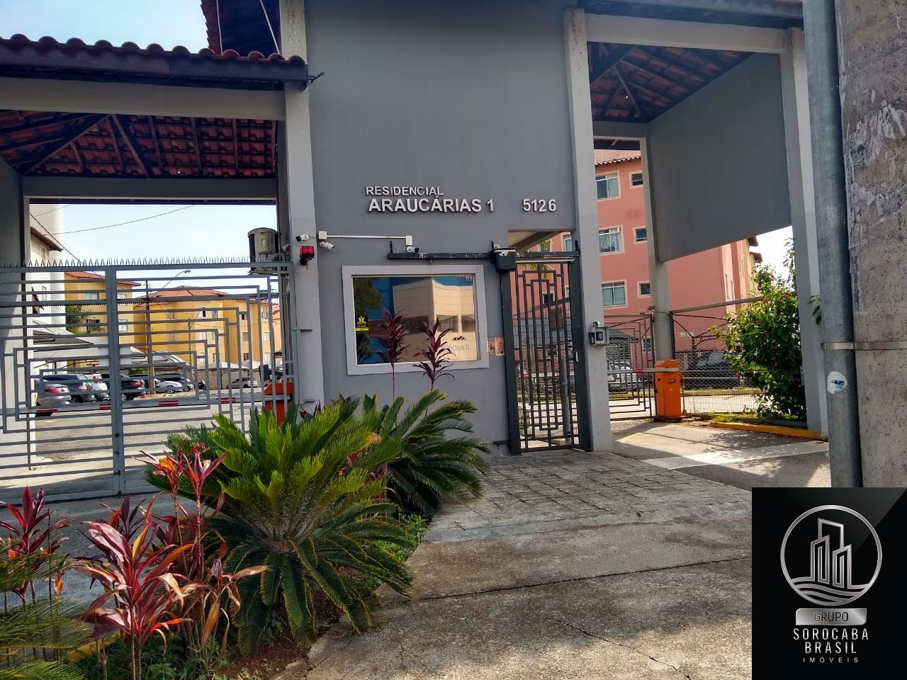 Apartamento com 2 dormitórios à venda, 46 m² por R$ 179.000 
