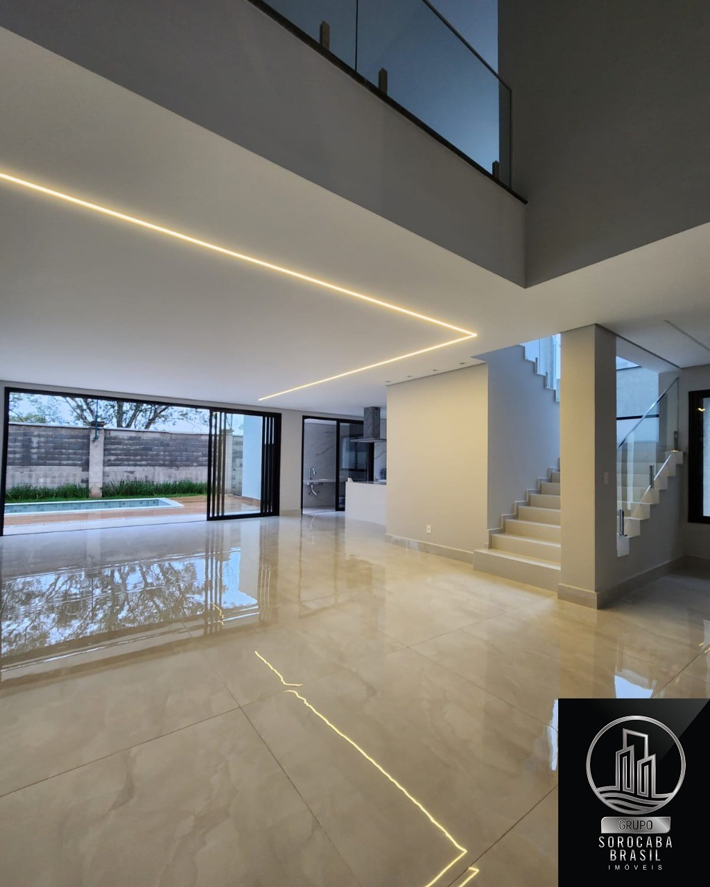 Sobrado com 3 dormitórios à venda, 390 m² por R$ 2.900.000 -