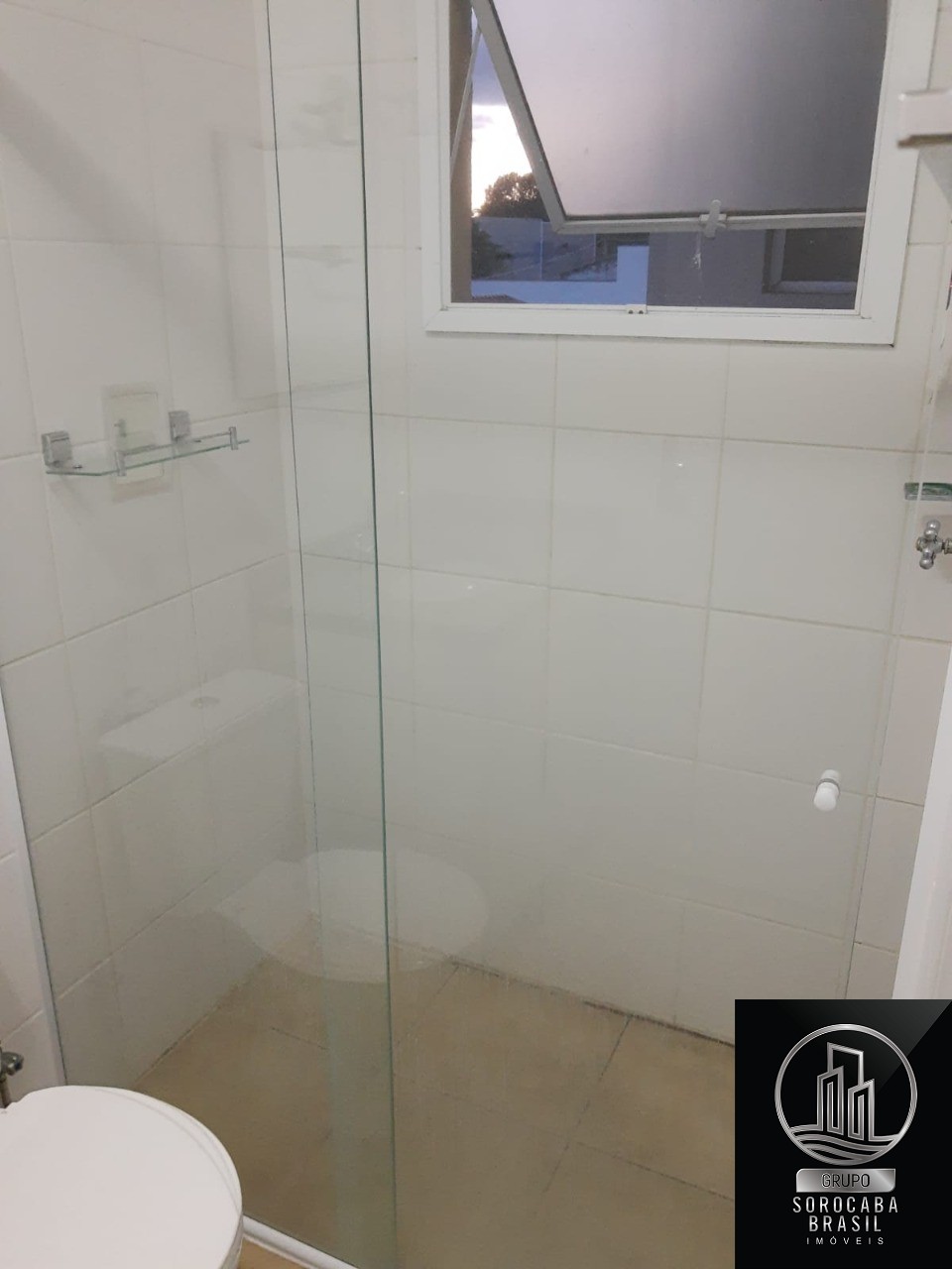 Apartamento com 2 dormitórios à venda, 64 m² por R$ 270.000 