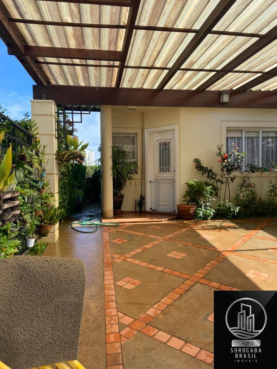 Sobrado com 3 dormitórios à venda, 147 m² por R$ 780.000 - c