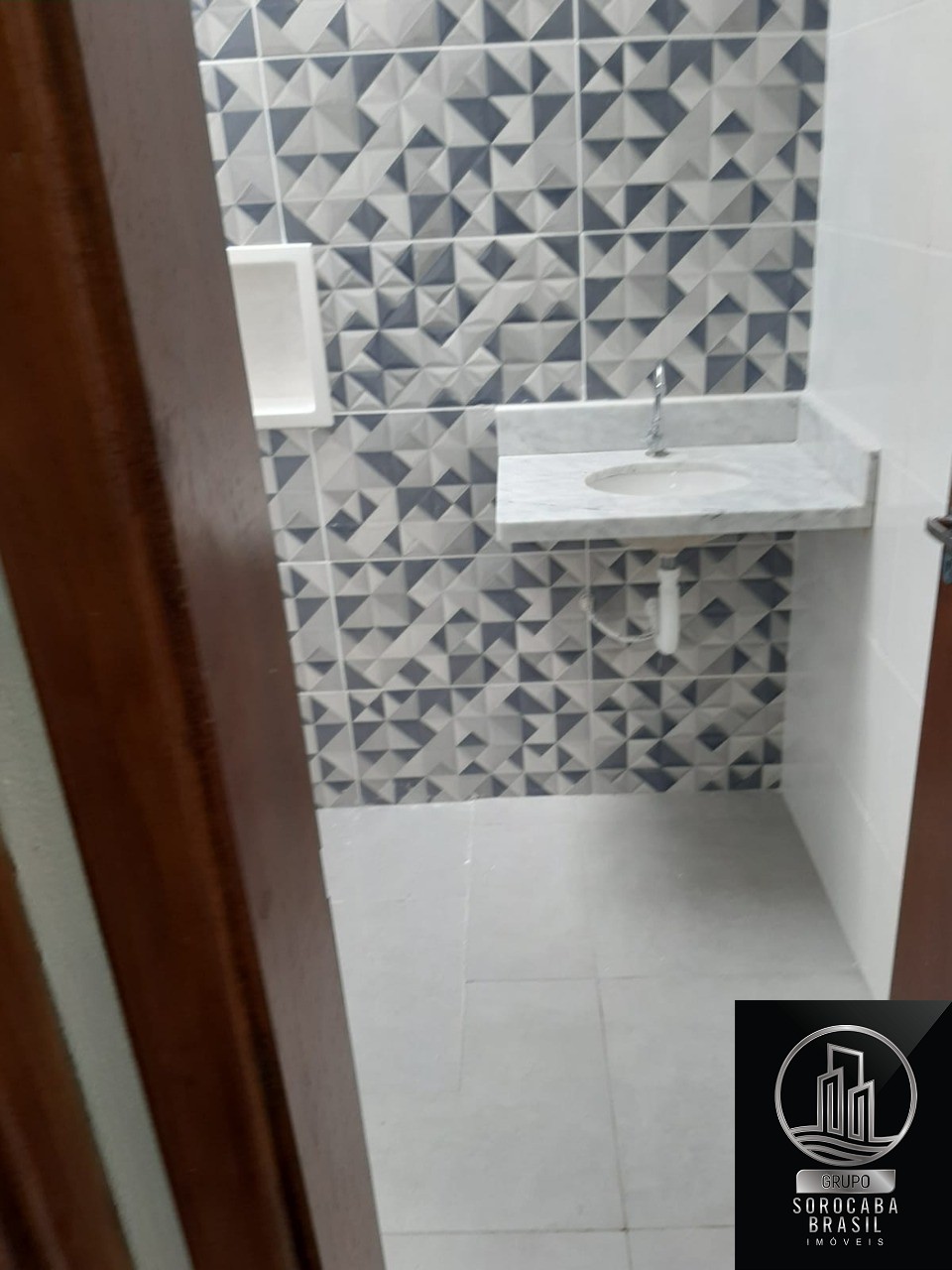 Sobrado com 2 dormitórios à venda, 72 m² por R$ 305.000 - ja