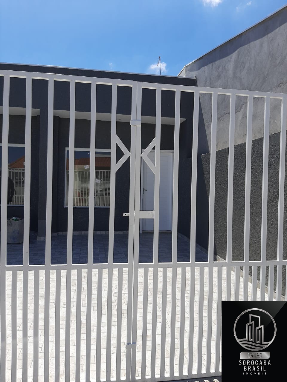 Casa com 2 dormitórios à venda, 52 m² por R$ 195.000 - jardi
