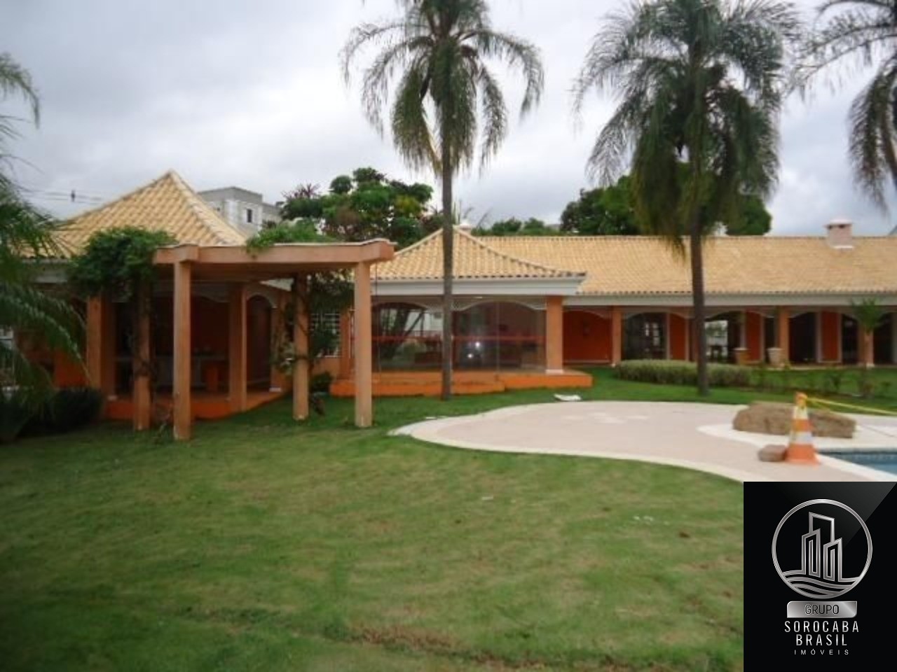 Apartamento com 2 dormitórios à venda, 47 m² por R$ 212.000 
