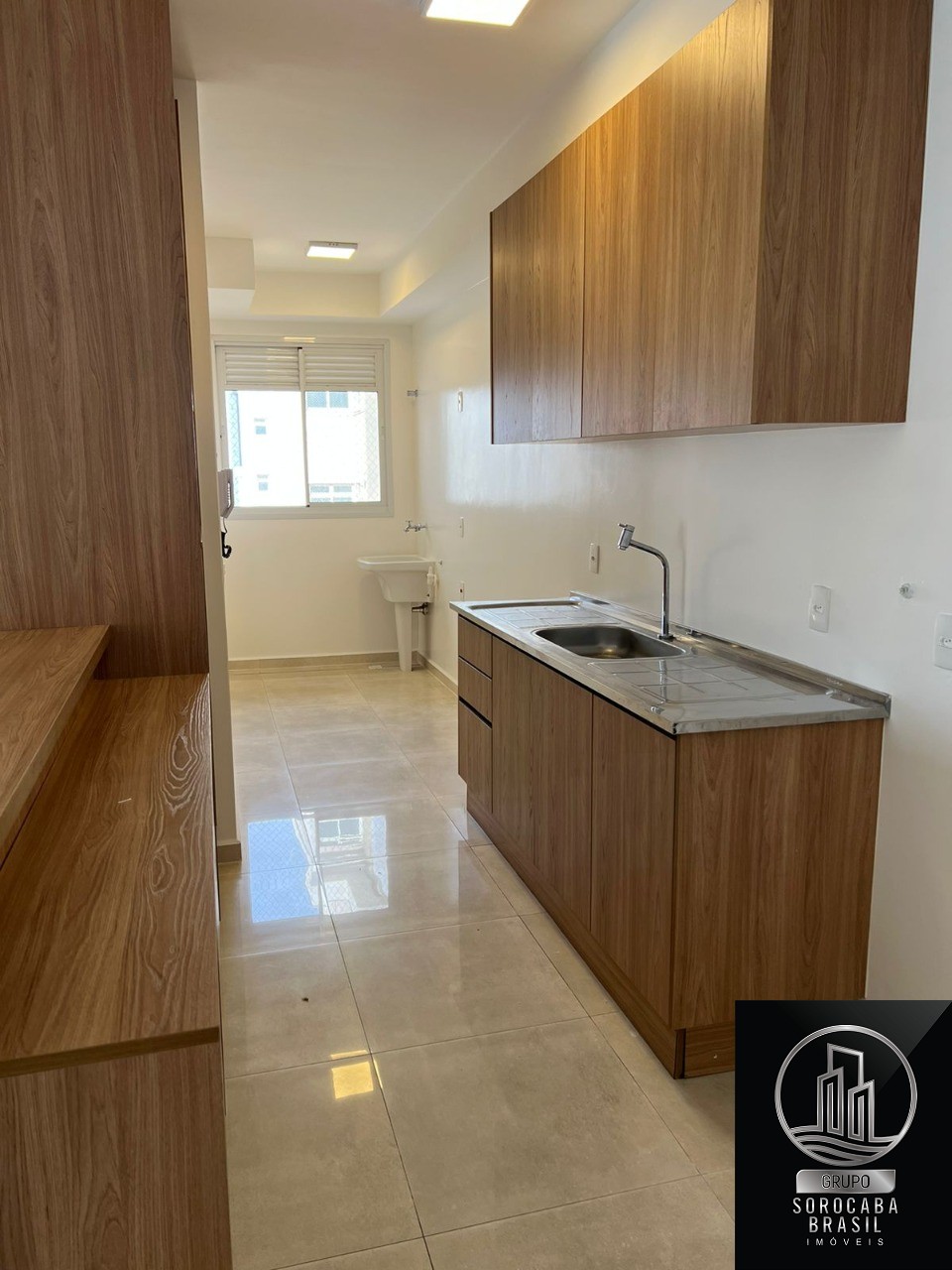 Apartamento com 3 dormitórios para alugar, 83 m² por R$ 3.61